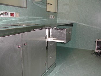 Arredi in Acciaio: Cassettiera